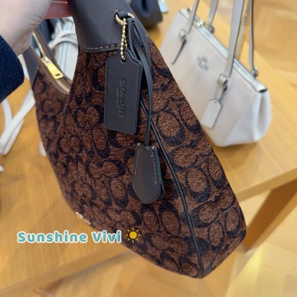 NWT Coach CCE49 Ella Shoulder Bag In Signature Chenille Gold Signature 2025 fall - Picture 6 of 9